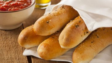 Are breadsticks at Olive Garden free?