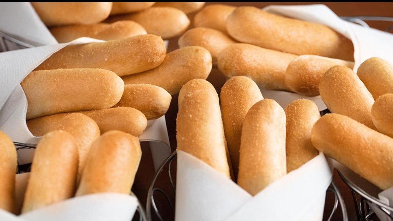 Are breadsticks free at Olive Garden 2021?