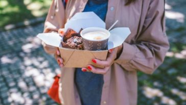 Can you get a togo box at Golden Corral?