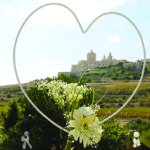 Can you wear acrylics at Olive Garden?