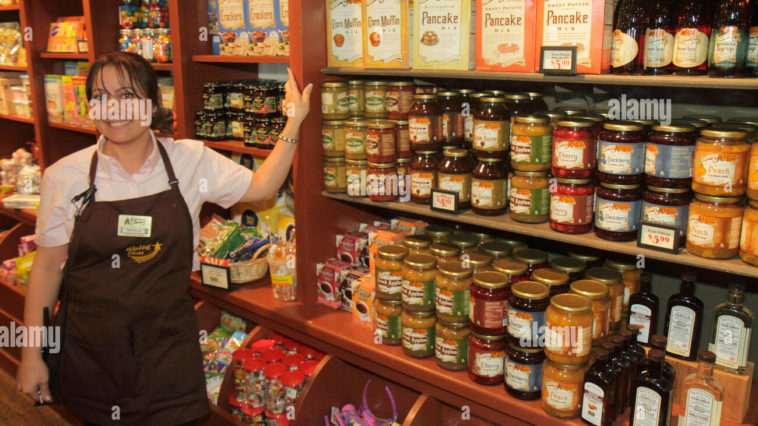 Can you wear jeans to work at Cracker Barrel?