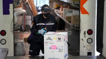 Do FedEx workers work on Thanksgiving?