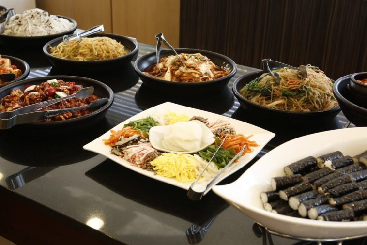 Do buffets throw away food?