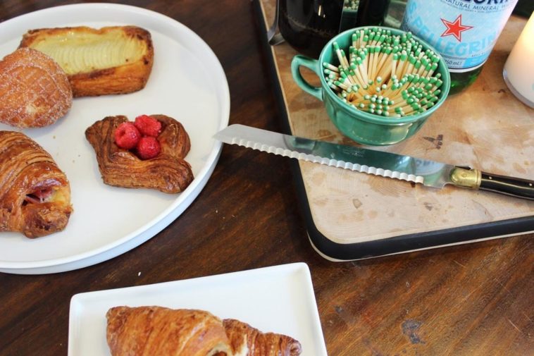 Do you eat Thanksgiving dinner on Sunday or Monday?