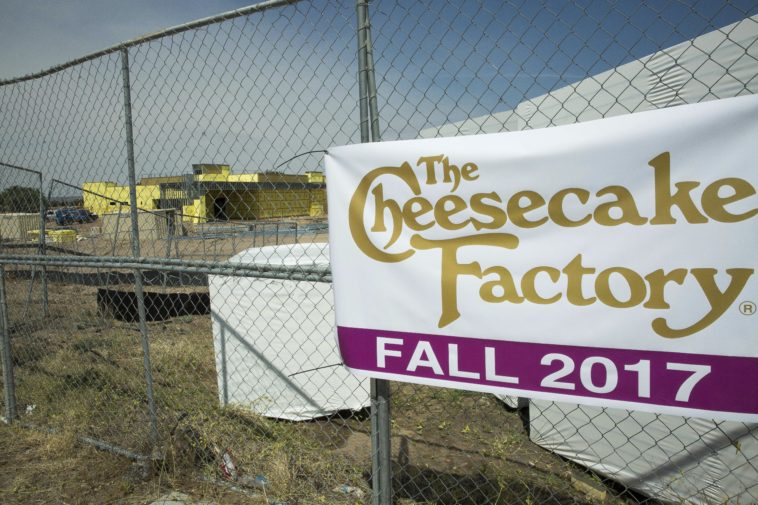 Does Cheesecake Factory still require masks?