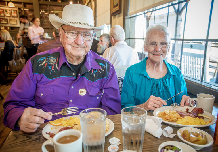 Does Cracker Barrel offer a senior discount?