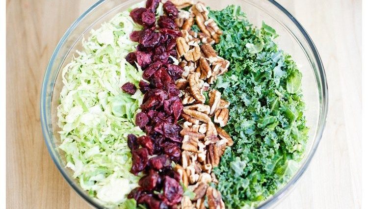 Does Cracker Barrel serve salads?