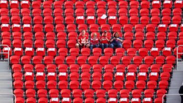 Does HomeTown Buffet still exist?