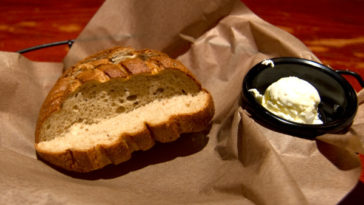 Does LongHorn charge for extra bread?