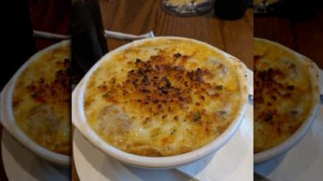 Does LongHorn have French onion soup?