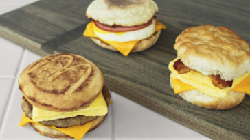 Does Mcdonalds only sell breakfast in the morning?