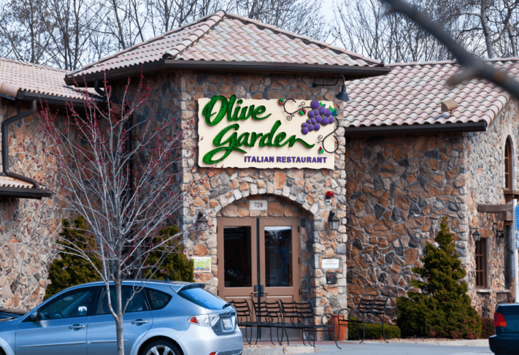 Does Olive Garden pay for training?