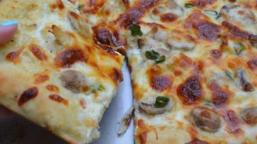 Does Olive Garden still have chicken Alfredo pizza?