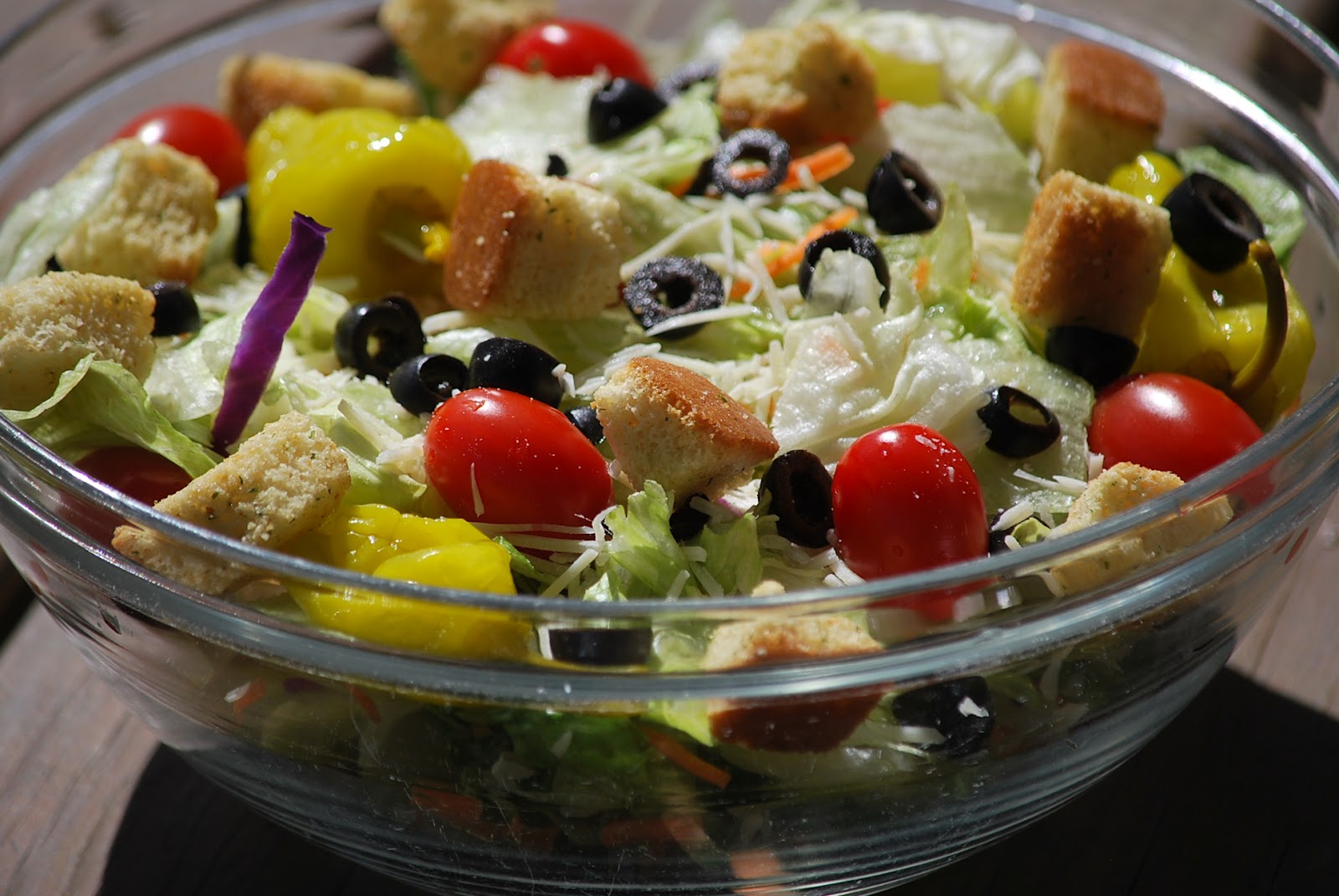 Овощ салат 5. Салат Olive. Салат Оливье Salad Bar. Салат по пять. Салат "Витаминка зеленая".