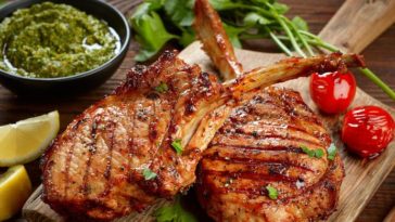 Does Texas Roadhouse microwave their food?