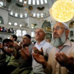 How do turkey people pray?