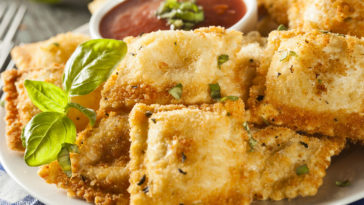 How do you eat toasted ravioli?