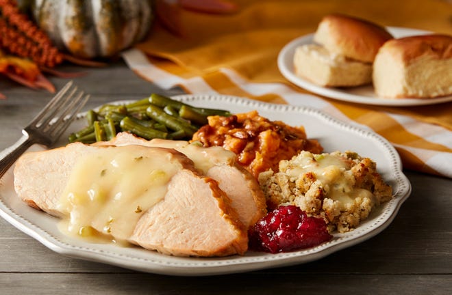 How do you order the Thanksgiving dinner at Cracker Barrel?