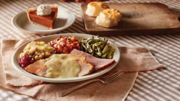 How do you warm up and serve Thanksgiving dinner at Cracker Barrel?