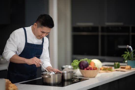 How long does it take to reheat turkey in the oven?