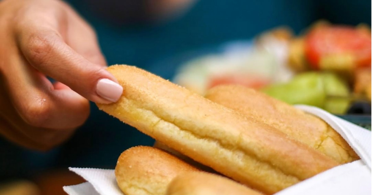 How many breadsticks does Olive Garden go through in a day?