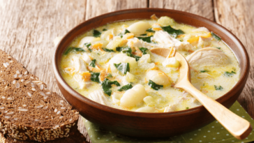 How many calories are in Olive Garden's chicken gnocchi soup?