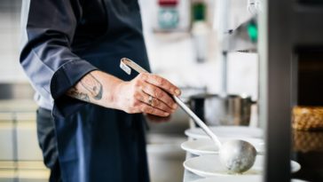 How much do 5 star chefs make?