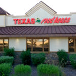 How much do dishwashers make at Texas Roadhouse?