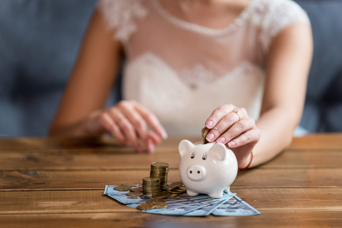 How much do you tip buffet?