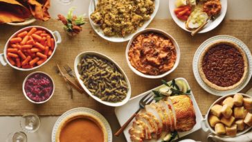 How much does Cracker Barrel pay hostess?