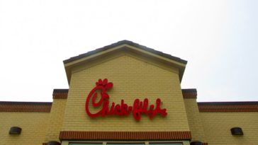 How much does a Chick-fil-A owner make?