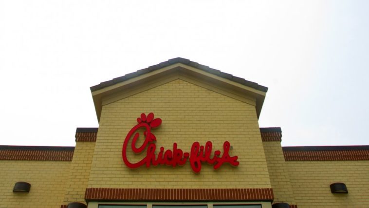 How much does a Chick-fil-A owner make?