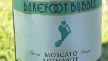 Is Barefoot Moscato bubbly?
