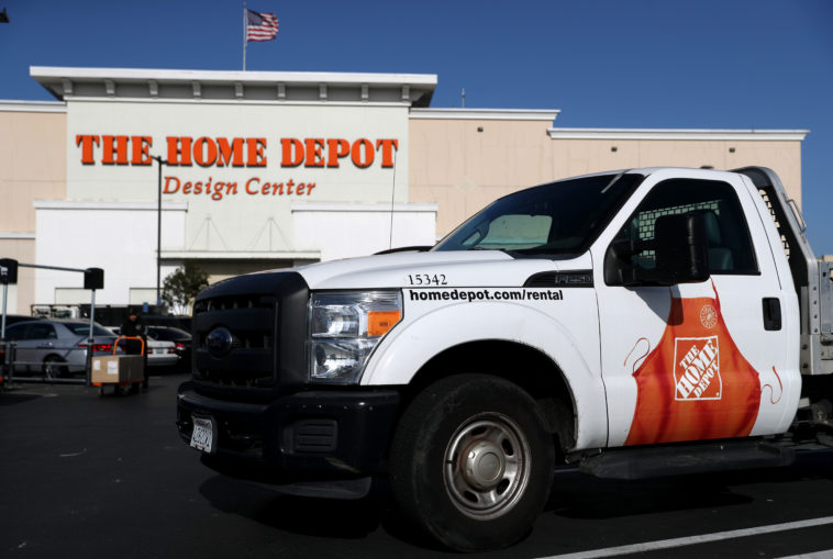 Is Home Depot open on Christmas Eve?