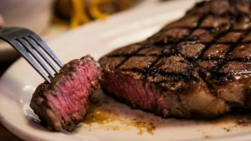 Is LongHorn better than Texas Roadhouse?