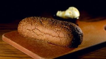 Is bread at Outback unlimited?