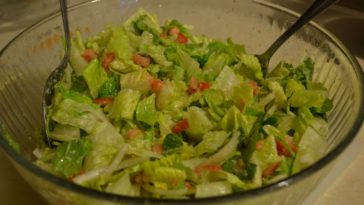 Is salad free at Olive Garden?