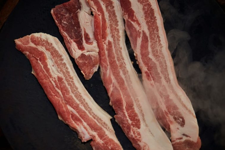 Should beef smell like rotten eggs?