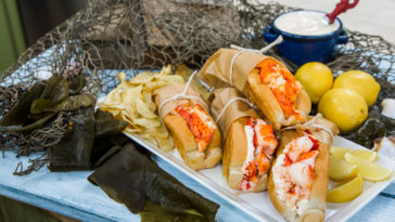 What are the two types of lobster rolls?