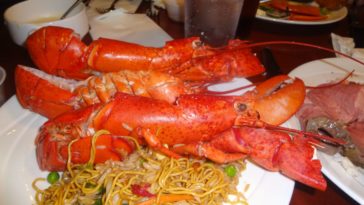 What do you serve at a buffet?