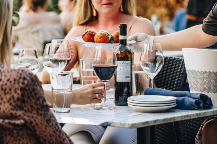 What does Lambrusco taste like?