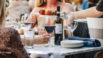 What does Lambrusco taste like?