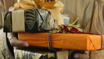 What gifts are given on Kwanzaa?