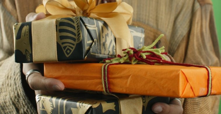 What gifts are given on Kwanzaa?