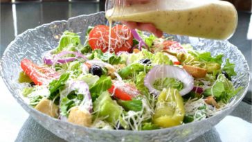 What is Olive Garden dressing made of?