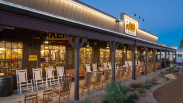 What is all the fixins at Cracker Barrel?