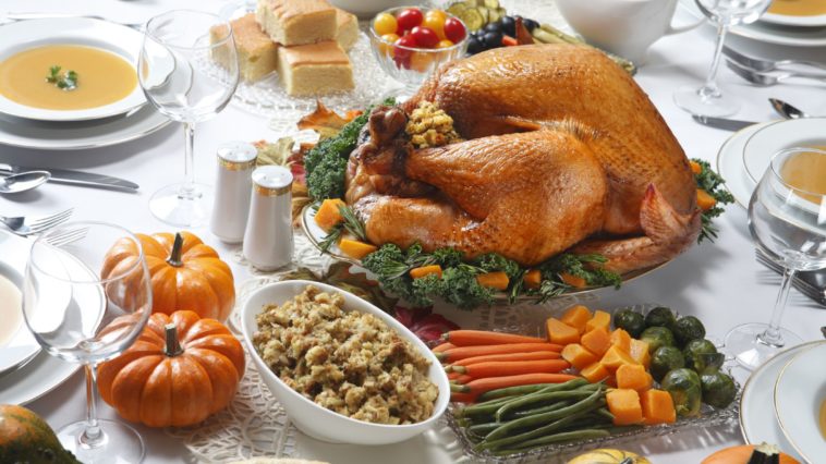 What is in a traditional Thanksgiving dinner?