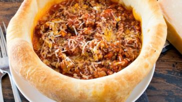 What is in the Pizza Bowl at Olive Garden?