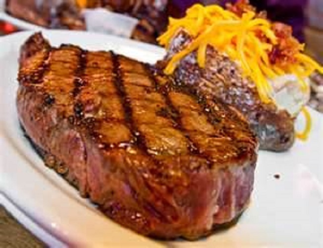 What is the biggest steak at Texas Roadhouse?