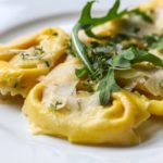 What is the difference between tortellini and tortelloni?